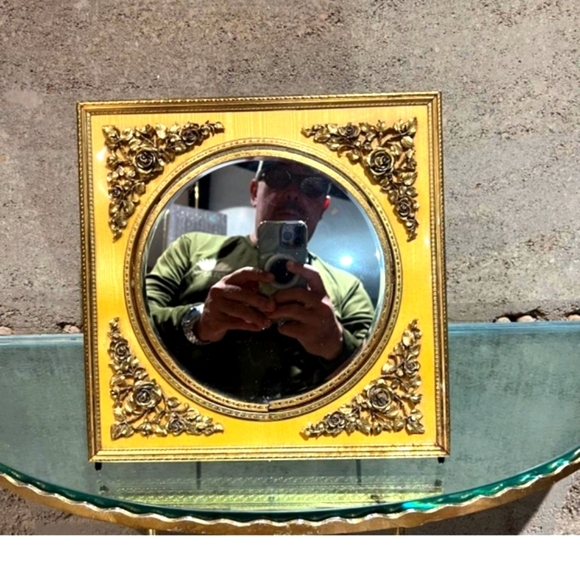 Mid 20th Century Gold Vanity Mirror French Ornamentation - Picture 4 of 8
